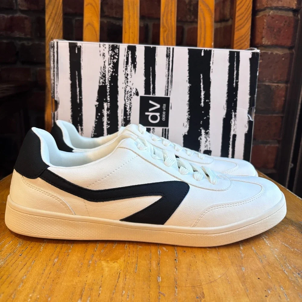 Dolce Vita womens Vasser lace up casual sneakers black/white 11